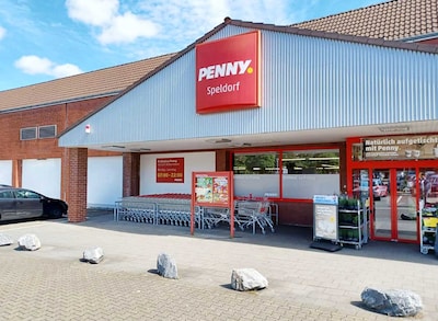 Sie sehen den Eingang vom Penny Markt Mülheim – Speldorf Duisburger Strasse 367