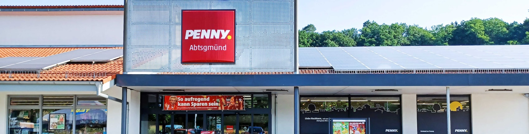 Sie sehen den Eingang vom Penny Markt in Abtsgmuend, Osteren 4
