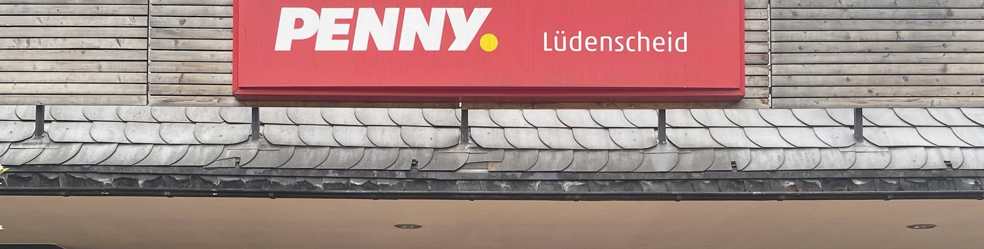 sie sehen den Eingang vom Penny Markt in Lüdenscheid Heedfelder Str. 13