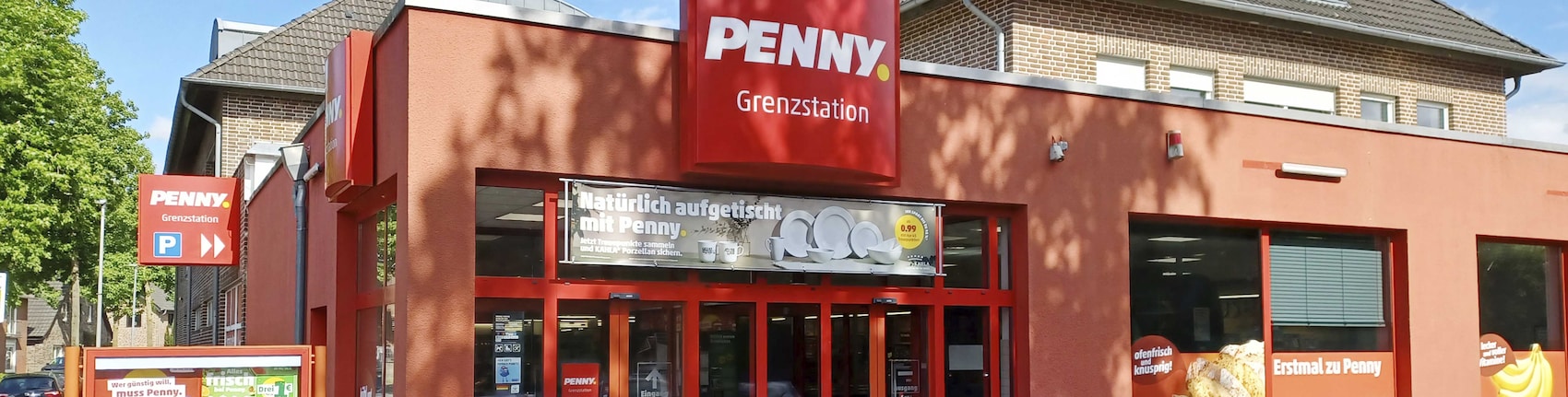 Sie sehen den Eingang vom Penny Markt Bocholt – Suderwick Sporker Strasse 2