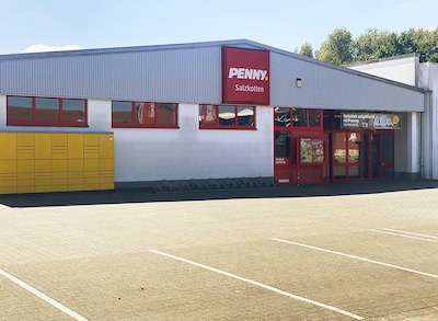 Sie sehen den Eingang vom Penny Markt in Salzkotten, Geseker Str. 21B