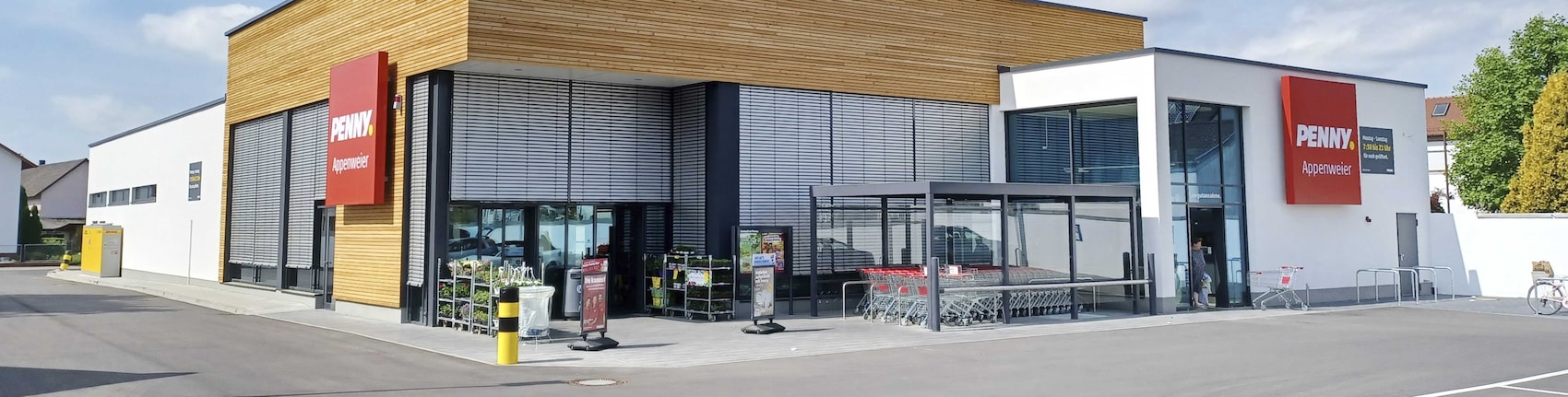 Sie sehen den Eingang vom Penny Markt in Appenweier, Ebbostrasse 5