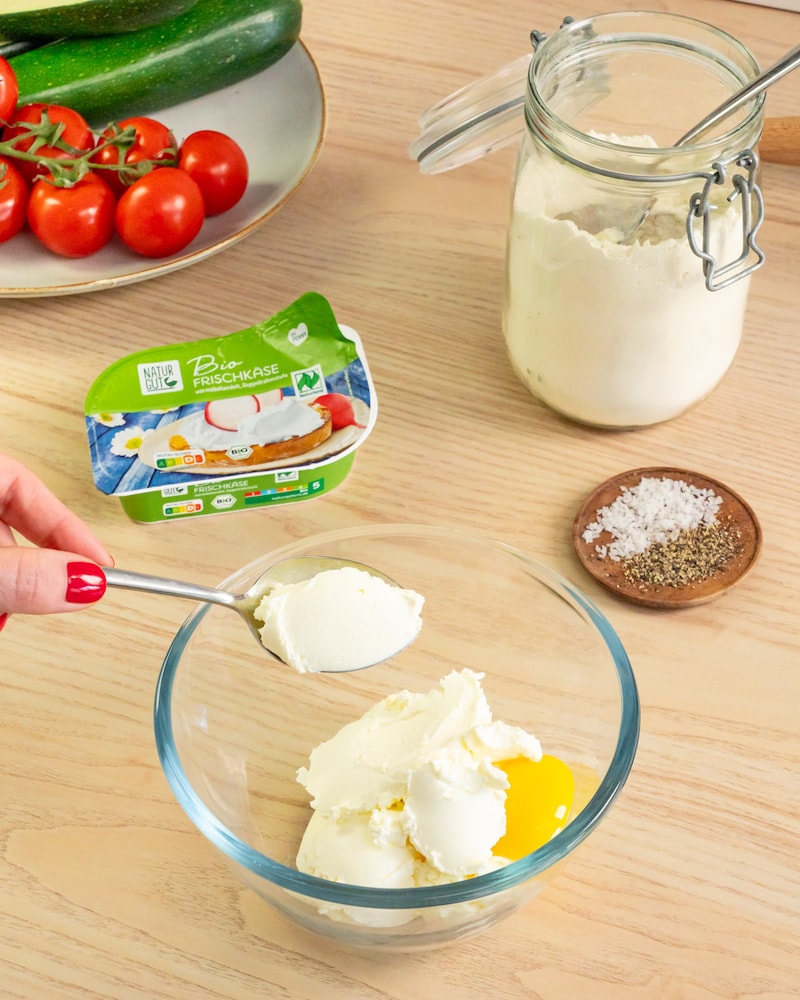 Dieses Bild zeigt wie die Creme gemacht wird.