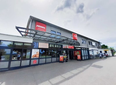 Sie sehen den Eingang vom Penny Markt in Filderstadt/Plattenhardt, Jacob-Brodbeck-Str. 10