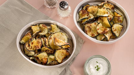 Dieses Bild zeigt die fertigen Zucchini Chips.