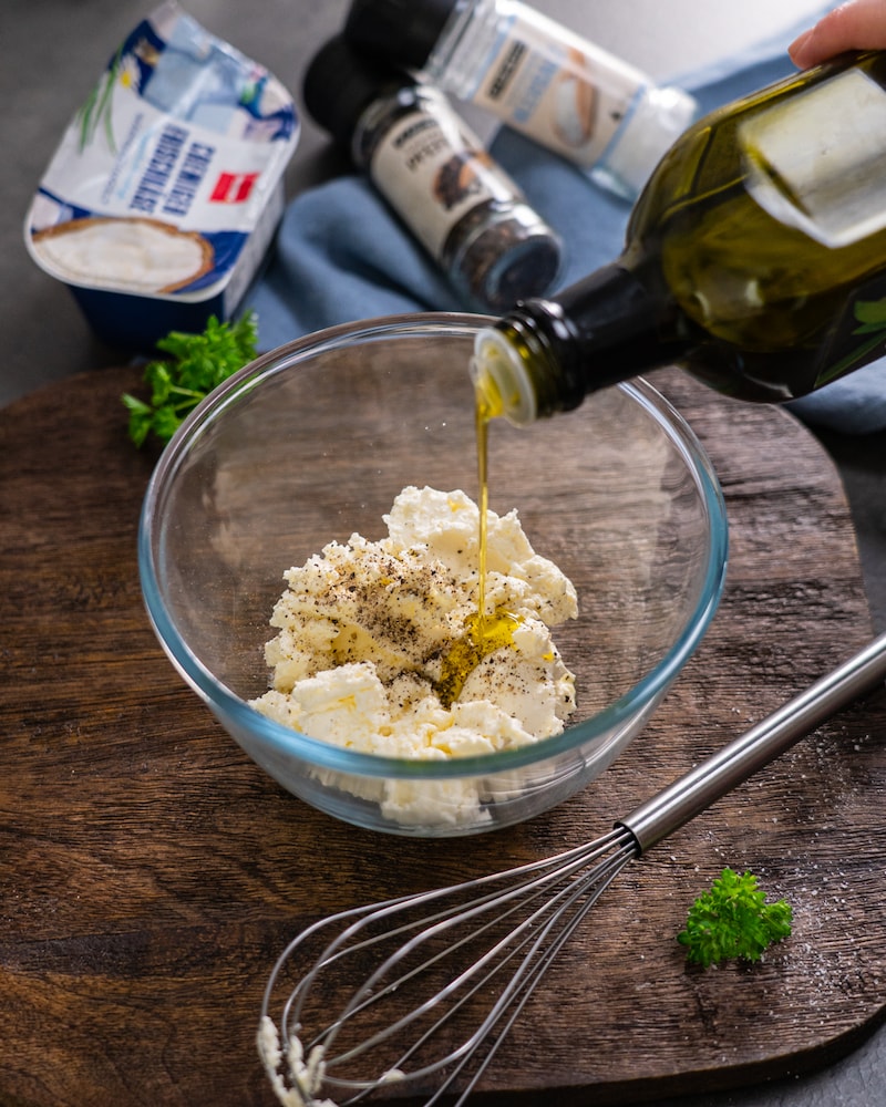 Gerösteter Gemüsesalat aus dem Backofen mit Quark-Frischkäse-Dip