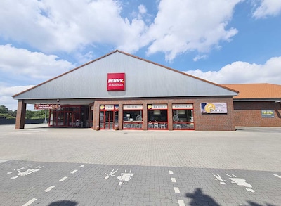 Sie sehen den Eingang vom Penny Markt in Himmelpforten, Muehlenstr. 36