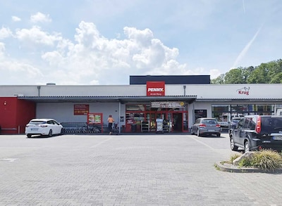 Sie sehen den Eingang vom Penny Markt in Gaggenau, Max-Roth-Str. 9