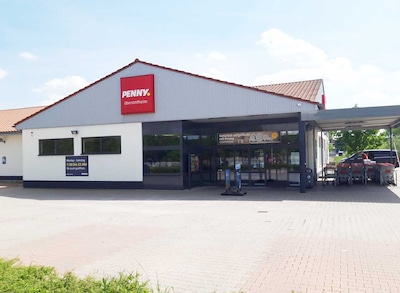 Sie sehen den Eingang vom Penny Markt in Obersontheim Stockaecker 3