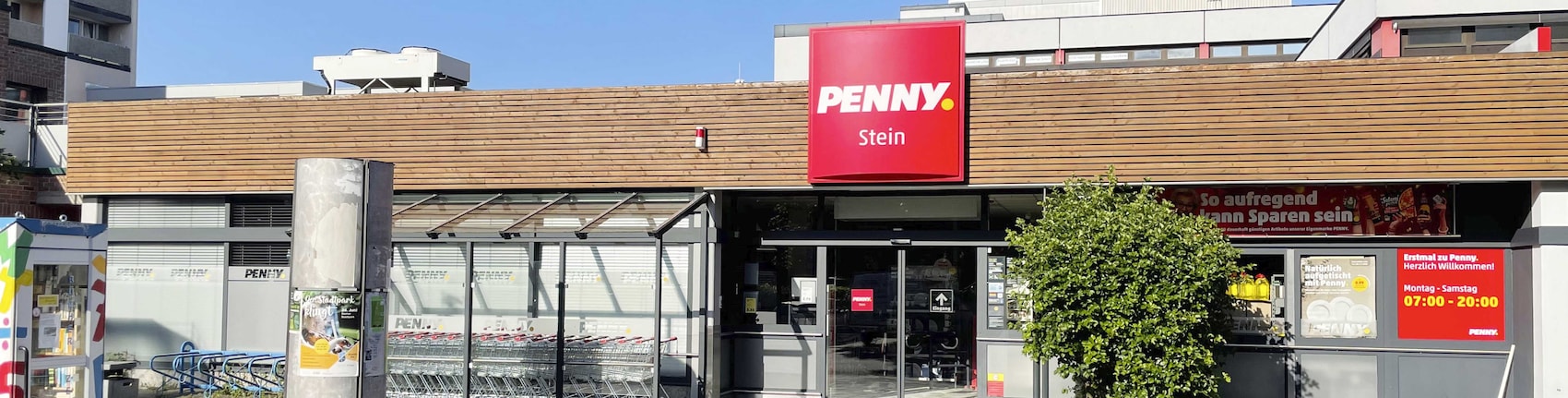 Sie sehen den Eingang vom Penny Markt in Stein Schillerstrasse 33