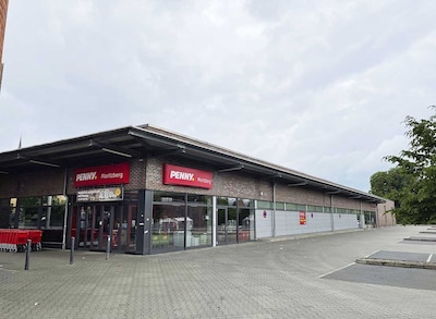 Sie sehen den Eingang vom Penny Markt in Hildesheim, Phoenixstr. 8
