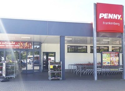 Sie sehen den Eingang vom Penny Markt in Frankenberg, Bottendorfer Str. 49