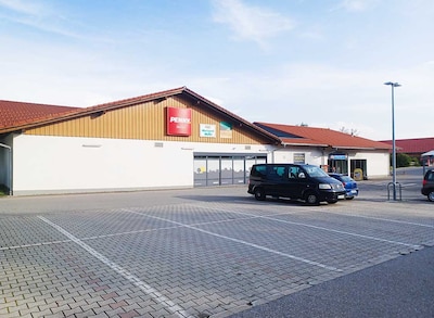 Sie sehen den Eingang vom Penny Markt in Weiler-Simmerberg Baumeister-Bufler-Str. 1