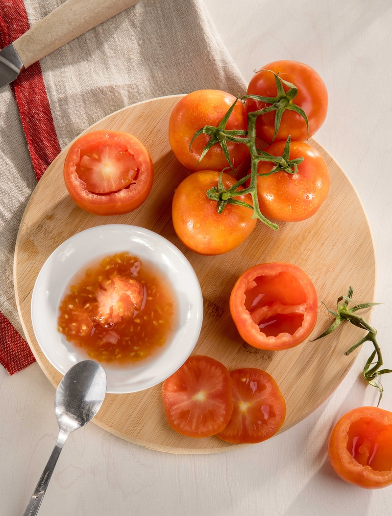 Dieses Bild zeigt geschnittene Tomaten.