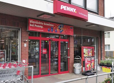 Sie sehen den Eingang vom Penny Markt in Grossburgwedel, Hannoversche Str. 1