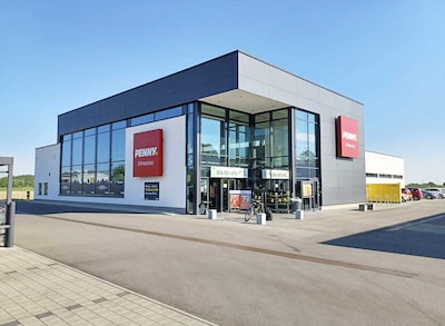 Sie sehen den Eingang vom Penny Markt in Schwanau Nonnenweier, Ottenheimer Strasse 35b