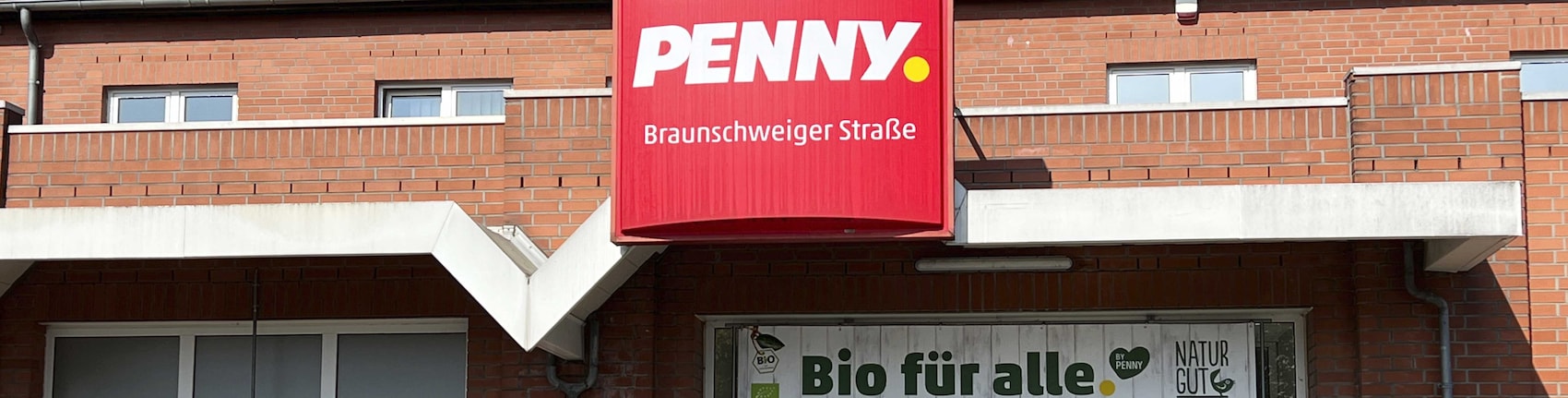 Sie sehen den Eingang vom Penny Markt in Gifhorn, Braunschweiger Str. 33