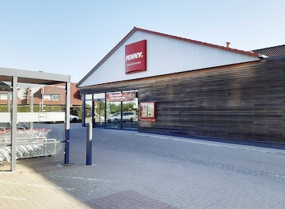 Sie sehen den Eingang vom Penny Markt in Lehrte/Sievershausen, Kurfuerstenstr. 20