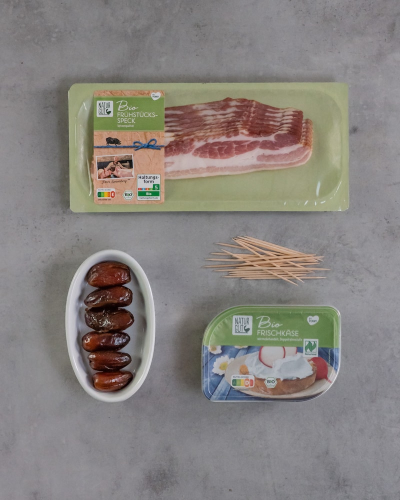 Dieses Bild zeigt die Zutaten für die Datteln.