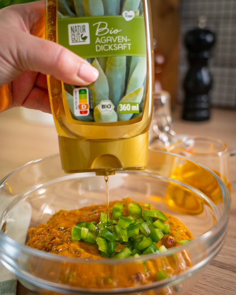 Tomaten-Mango-Marinade mit Kapern