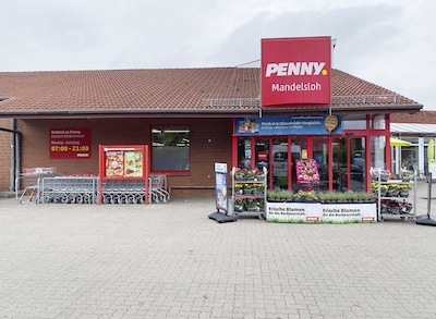 Sie sehen den Eingang vom Penny Markt in Mandelsloh, Amedorfer Str. 31