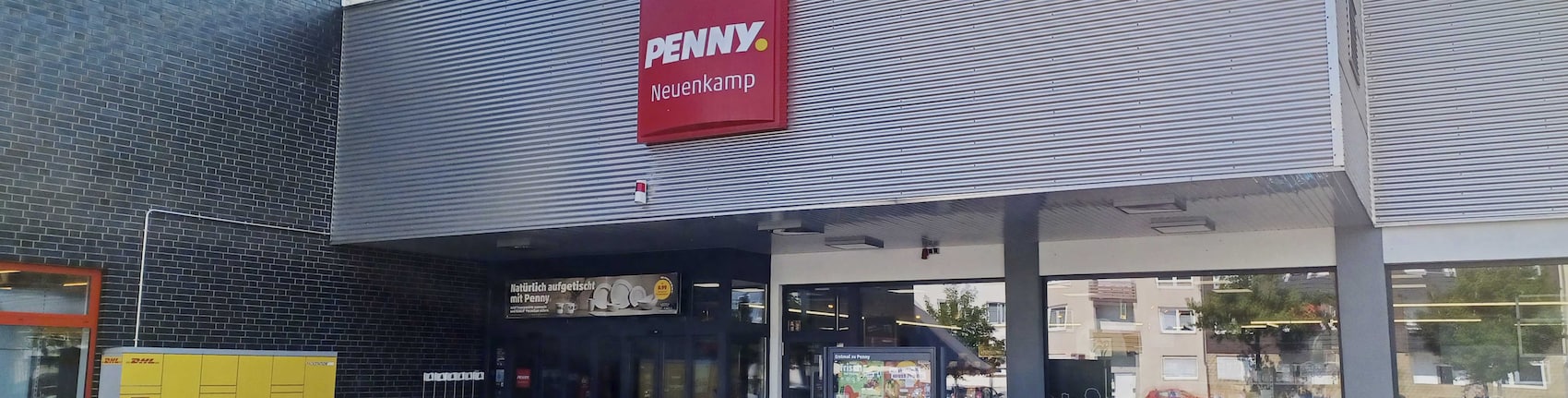 Sie sehen den Eingang vom Penny Markt Duisburg – Neuenkamp Essenberger Str./Javastr. 1-5