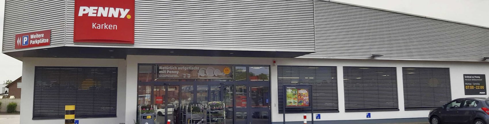 sie sehen den Eingang vom Penny Markt Heinsberg Roermonder Str. /Ecke Köllstr. 77