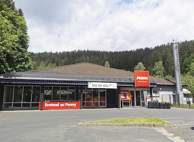 Sie sehen den Eingang vom Penny Markt in Schoenheide Eibenstocker Str. 28 A