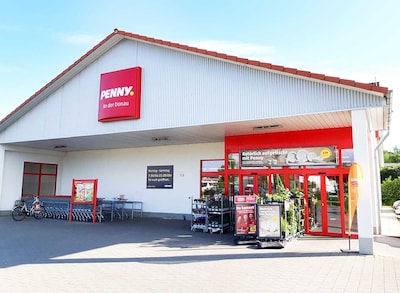 Sie sehen den Eingang vom Penny Markt in Munderkingen Rottenackerstr. 33