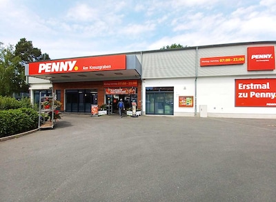 Sie sehen den Eingang vom Penny Markt in Berlin-Pankow Hermann-Hesse-Str. 6