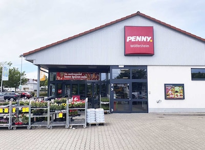 Sie sehen den Eingang vom Penny Markt in Woelfersheim, Biedrichstr. 61