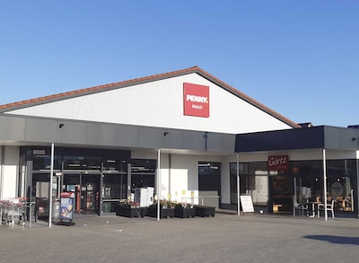 Sie sehen den Eingang vom Penny Markt in Malsch, Im Breiloch 2