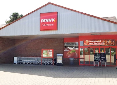 sie sehen den Eingang vom Penny Markt in Schenefeld Am Bahnhof 1 – 3