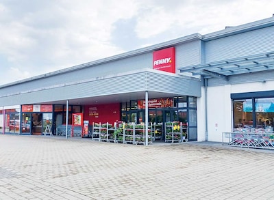 Sie sehen den Eingang vom Penny Markt in Mutlangen, In der Breite 7