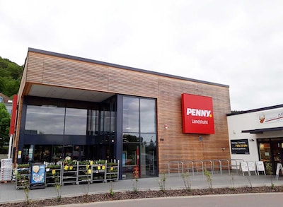 Sie sehen den Eingang vom Penny Markt in Landstuhl, Bahnstraße 118