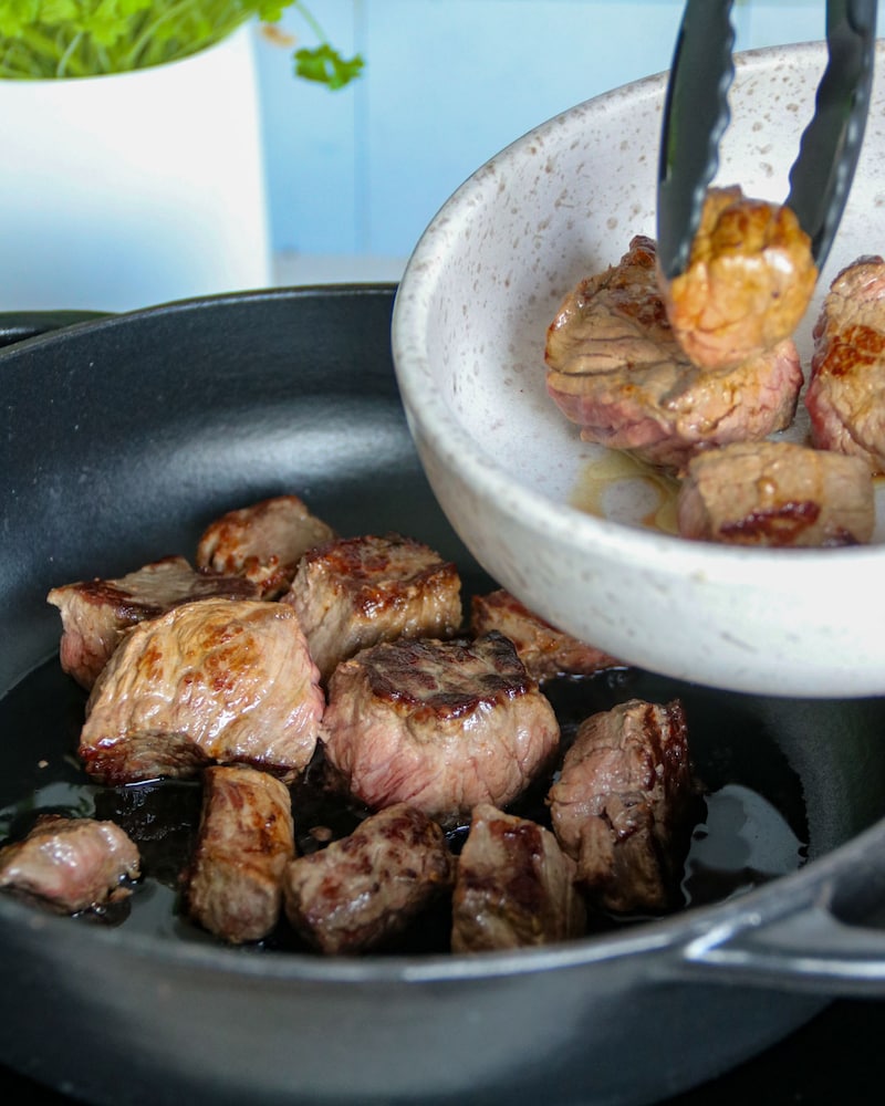 Dieses Bild zeigt das gebratene Fleisch.