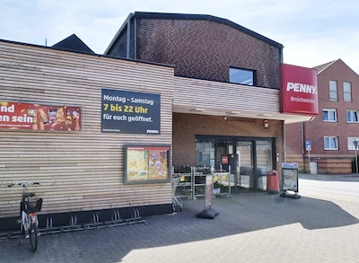 Sie sehen den Eingang vom Penny Markt in Würselen – Broichweiden Juelicher Strasse 20-29