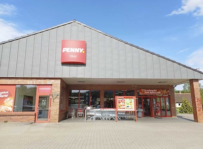 Sie sehen den Eingang vom Penny Markt in Goslar, Wehrdamm 10