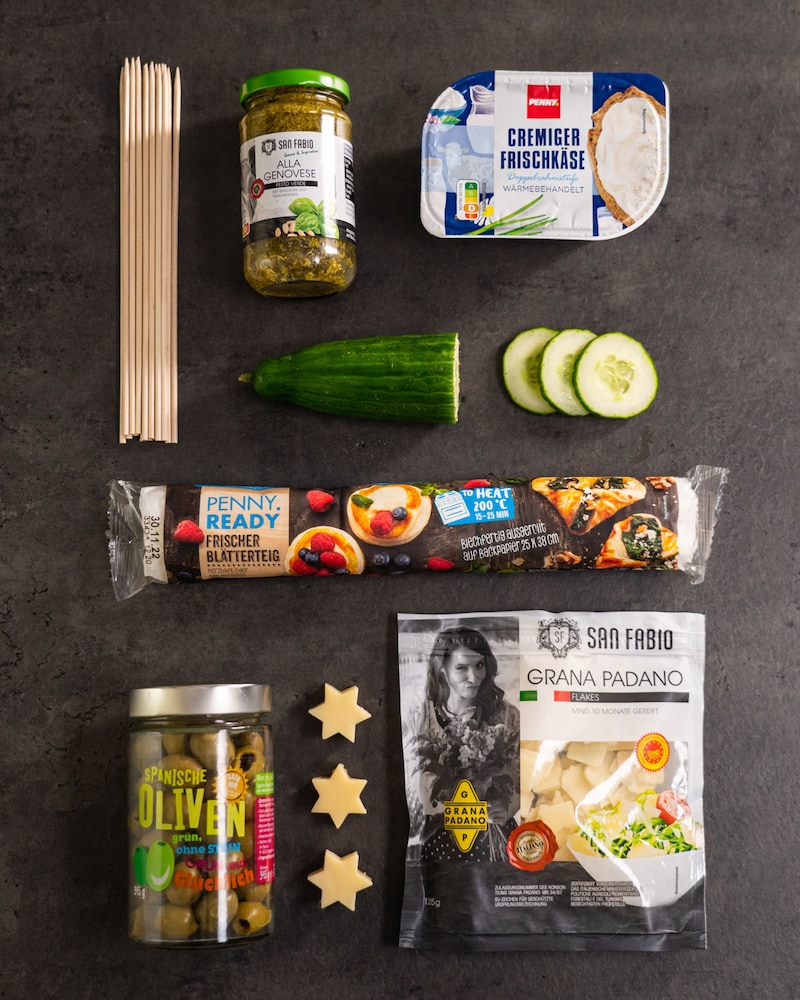 Dieses Bild zeigt alle Zutaten für unsere Pesto-Tannenbäume.
