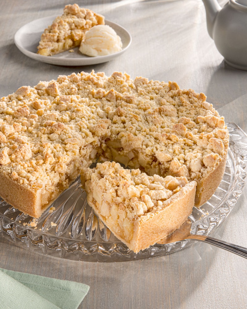 Dieses Bild zeigt den fertigen Apfel-Streuselkuchen.