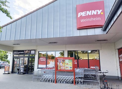 Sie sehen den Eingang vom Penny Markt in Worms, Weinsheimer Hauptstr. 118