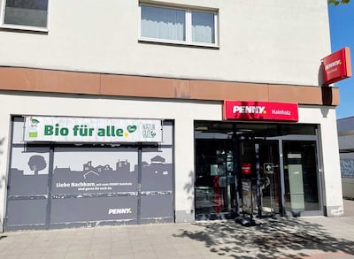 Sie sehen den Eingang vom Penny Markt in Hannover/Hainholz, Schulenburger Landstr. 40