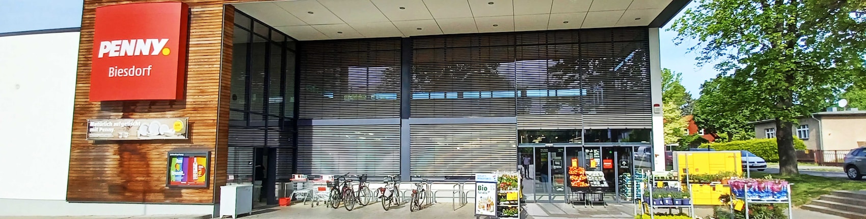 Sie sehen den Eingang vom Penny Markt in Berlin-Biesdorf Kulmseestraße 9