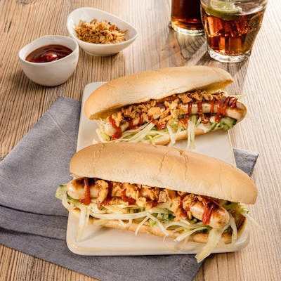 Dieses Bild zeigt den fertigen Hot Dog vom Grill.