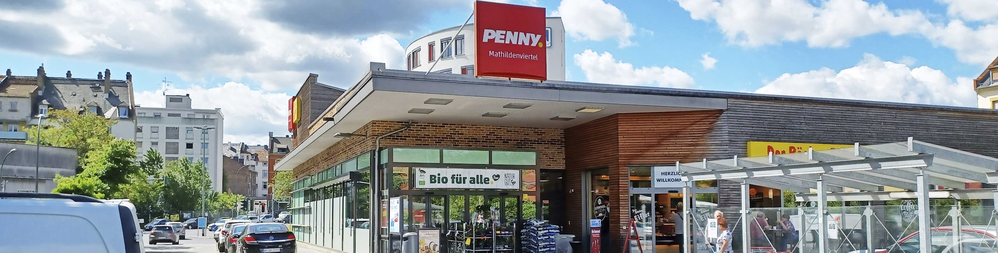 Sie sehen den Eingang vom Penny Markt in Offenbach, Arthur-Zitscher Str. 1
