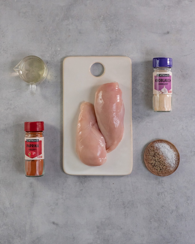 Dieses Bild zeigt die Zutaten für die Hähnchenbrust.