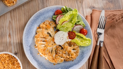 Blumenkohlsteak in BBQ-Sauce