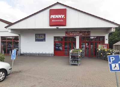 Sie sehen den Eingang vom Penny Markt in Peine/Kernstadt-Sueed, Wiesenstr. 11 