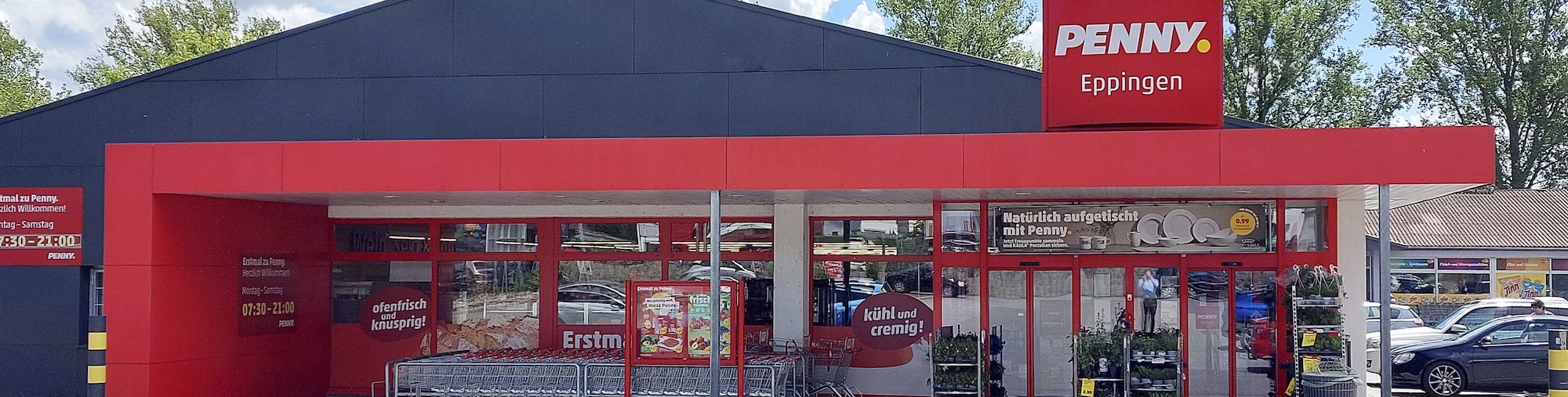 Sie sehen den Eingang vom Penny Markt in Eppingen, Frauenbrunner Straße 19