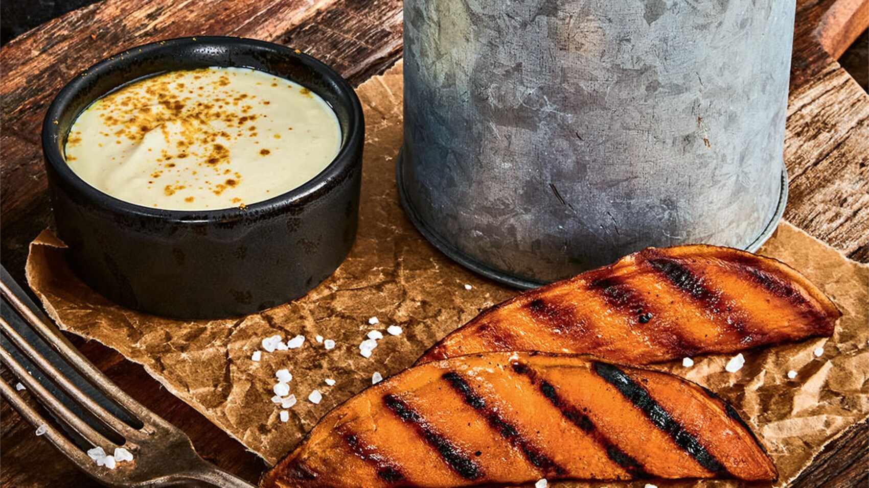 Limetten Curry Dip mit Süßkartoffeln